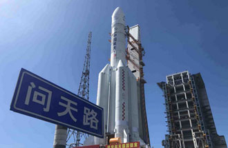 7月23日，中國(guó)火星車(chē)搭乘長(zhǎng)征五號(hào)遙四運(yùn)載火箭飛往火星，探尋火星的奧秘
